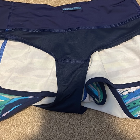 lululemon shorts - Picture 4 of 4